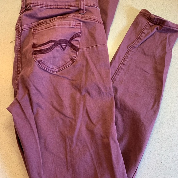 Cranberry colored Hot Kiss jeans - Picture 2 of 3